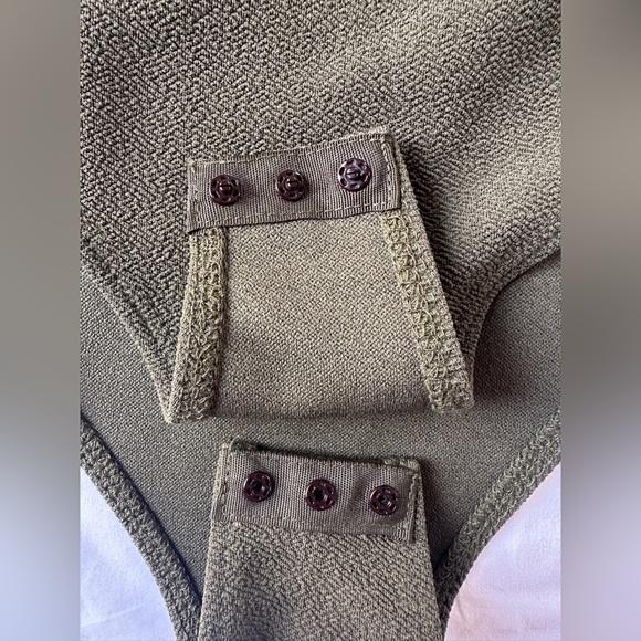 SHEIN Olive Green Ruffle Sleeve Bodysuit - Picture 7 of 7